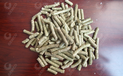 玉米秸稈制成的牛羊顆粒飼料 玉米秸稈制成的牛羊顆粒飼料